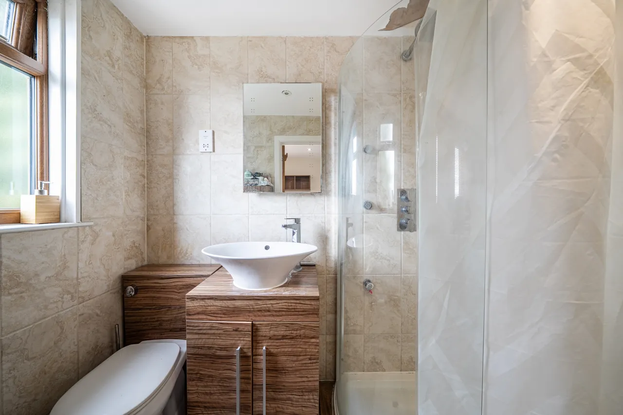 Rochfords Gardens, slough, SL2, photo 18