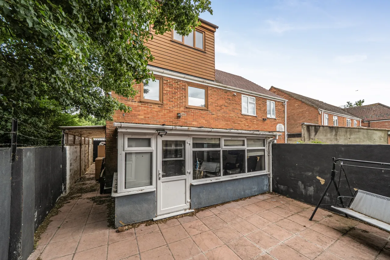 Rochfords Gardens, slough, SL2, photo 20