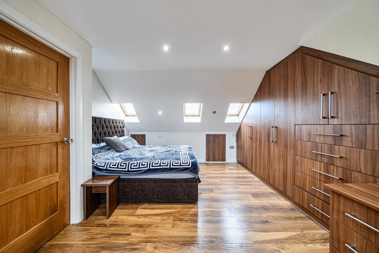 Rochfords Gardens, slough, SL2, photo 17
