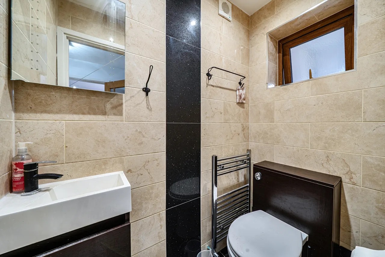 Rochfords Gardens, slough, SL2, photo 9