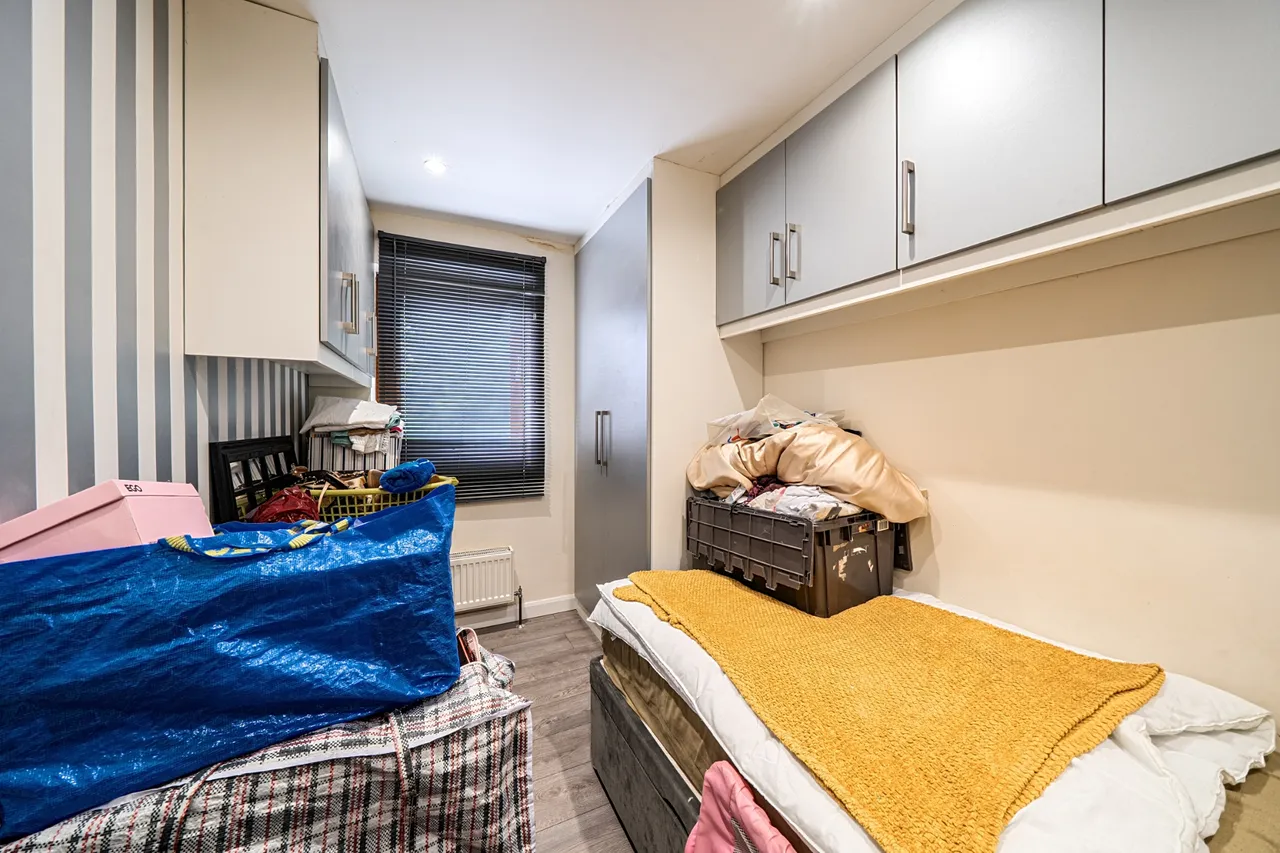 Rochfords Gardens, slough, SL2, photo 10