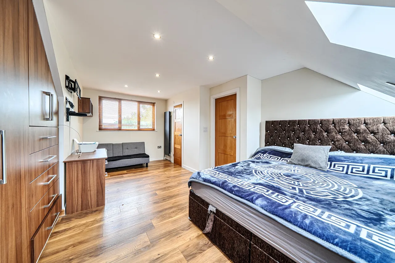 Rochfords Gardens, slough, SL2, photo 16