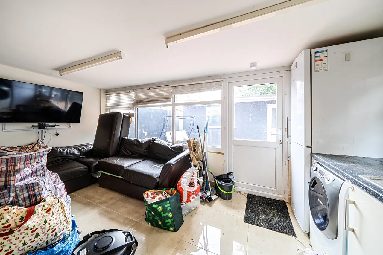 Rochfords Gardens, slough, SL2, photo 5