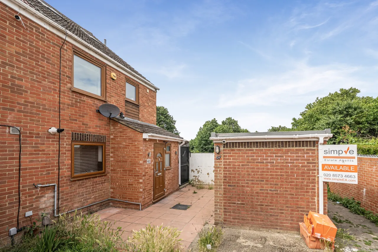 Rochfords Gardens, slough, SL2, photo 19