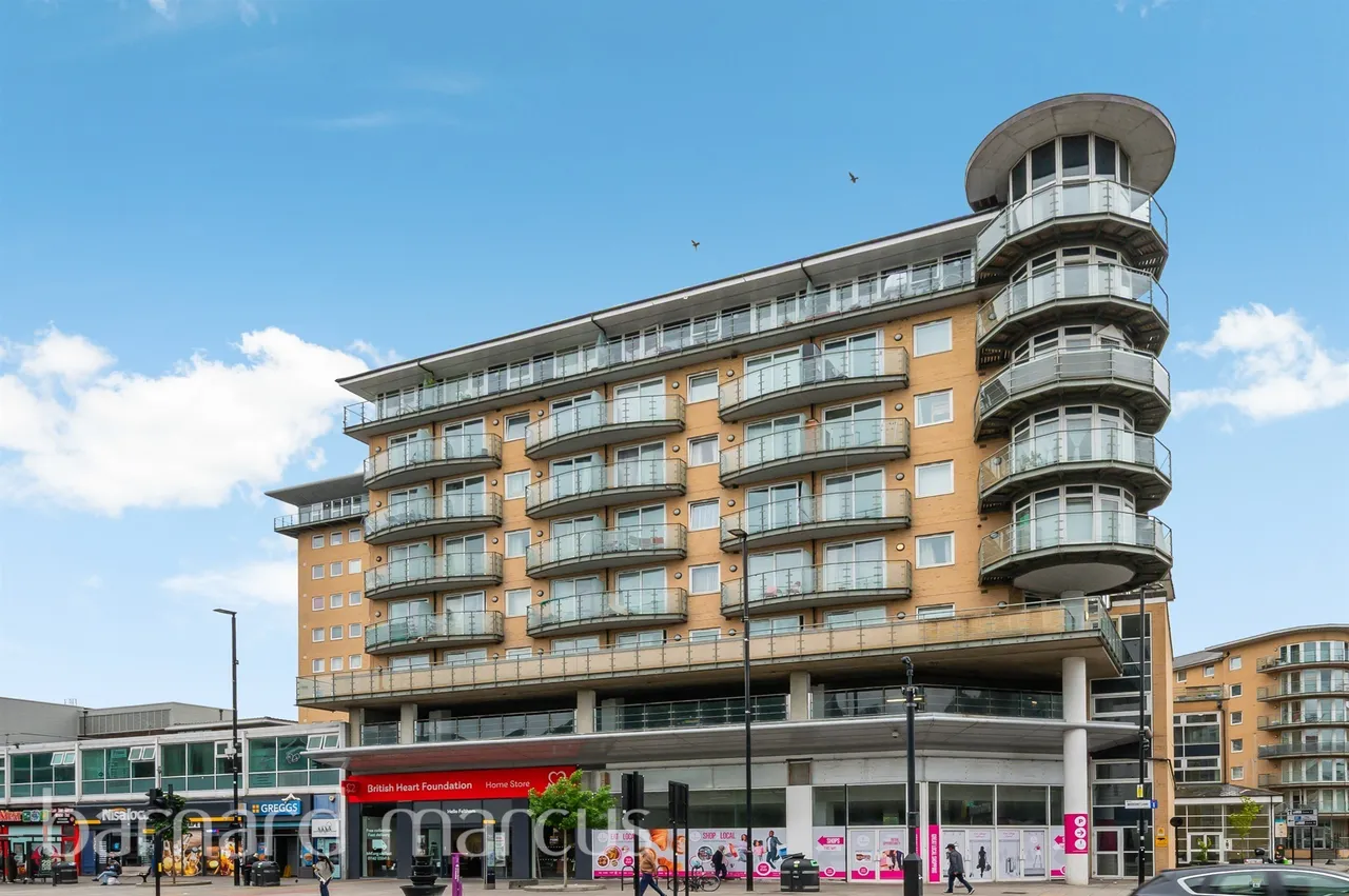 2 bed flat for sale — Bedfont Lane, Feltham