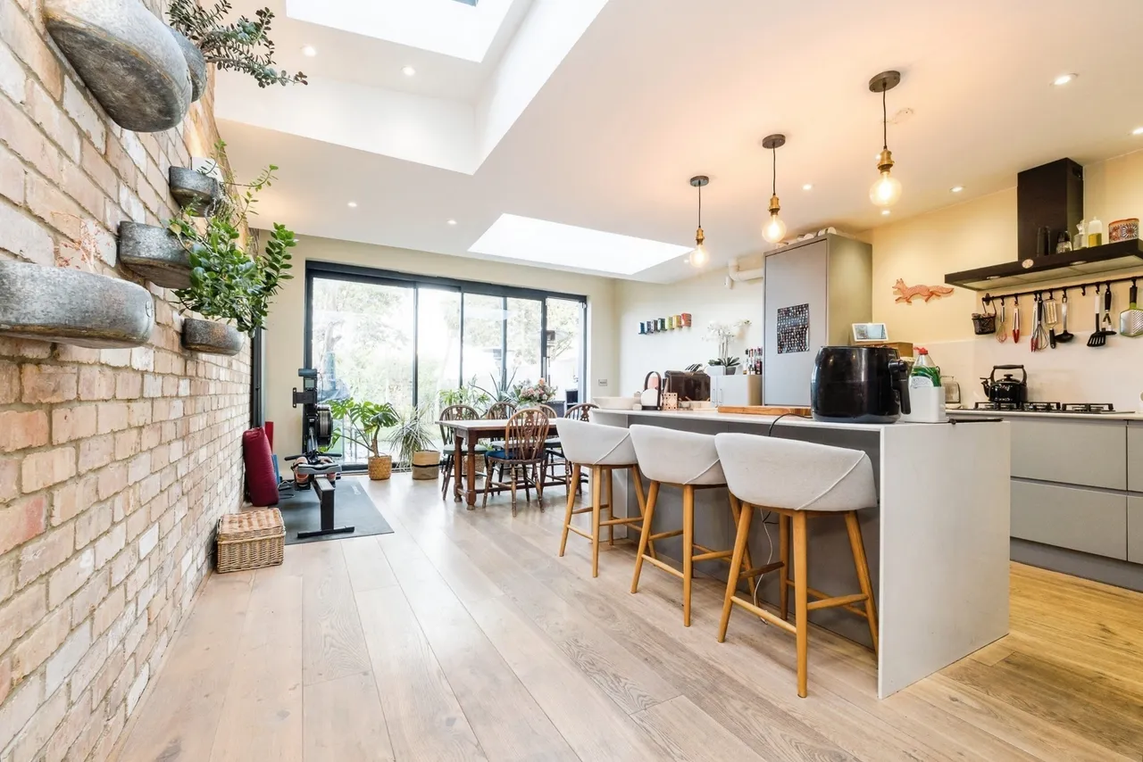 Shakespeare Crescent, Manor Park, London, E12, photo 5