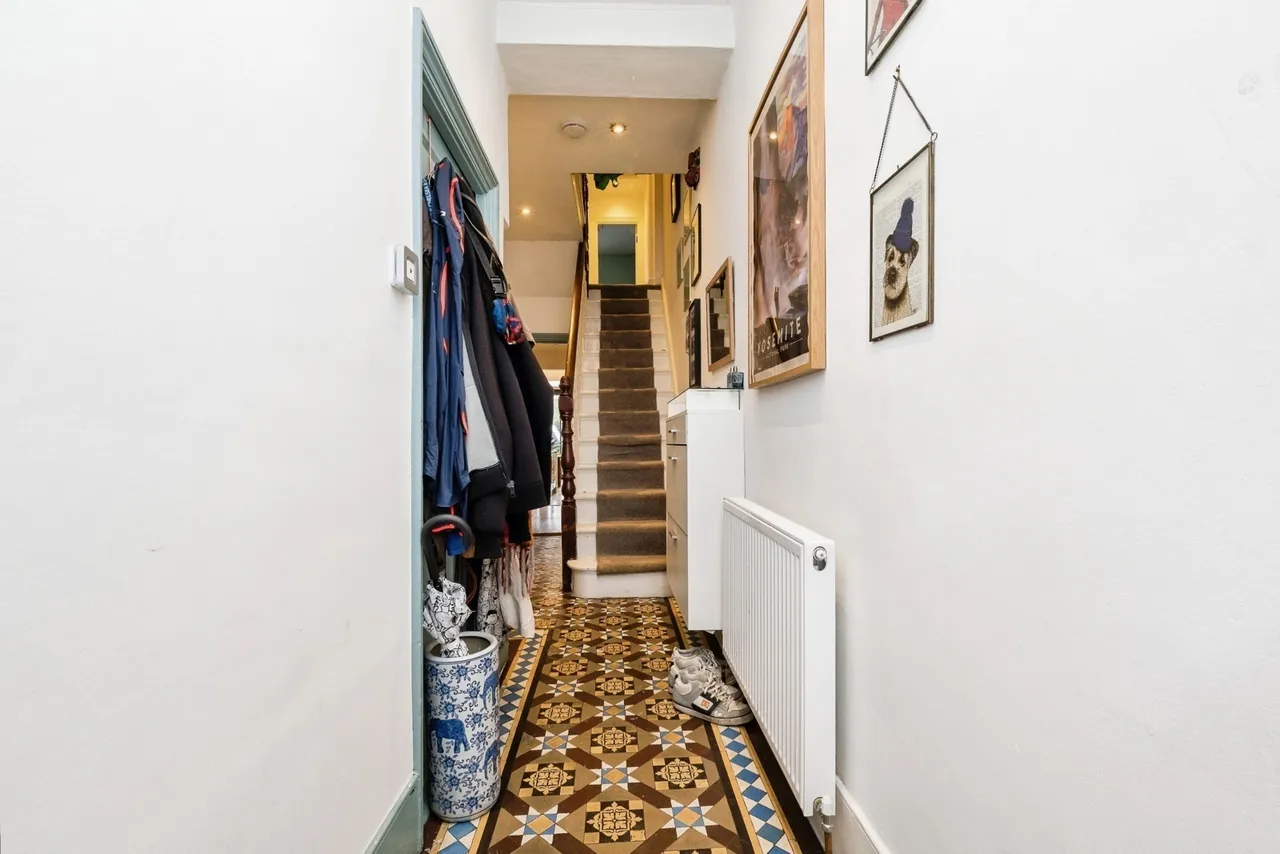 Shakespeare Crescent, Manor Park, London, E12, photo 10