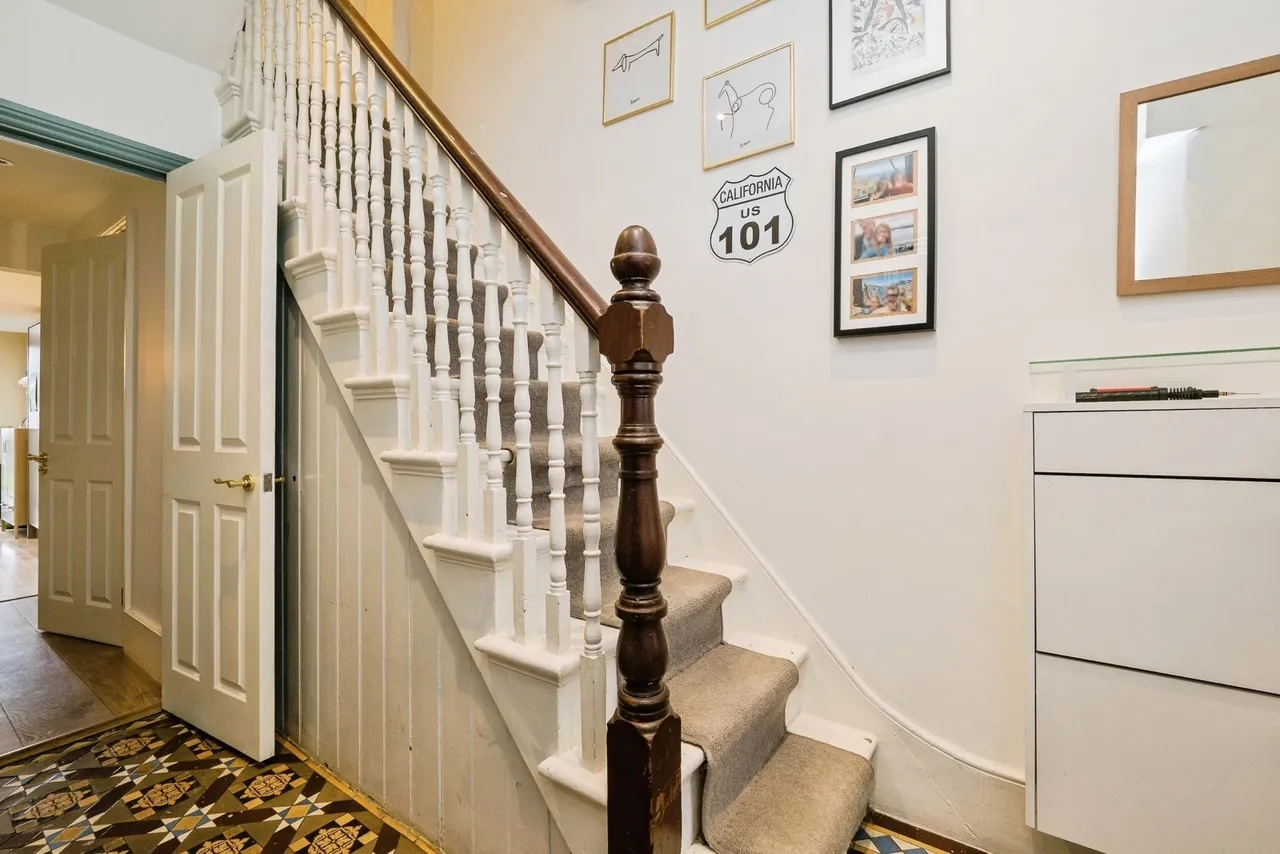 Shakespeare Crescent, Manor Park, London, E12, photo 11