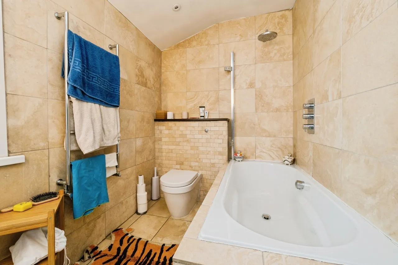 Shakespeare Crescent, Manor Park, London, E12, photo 20