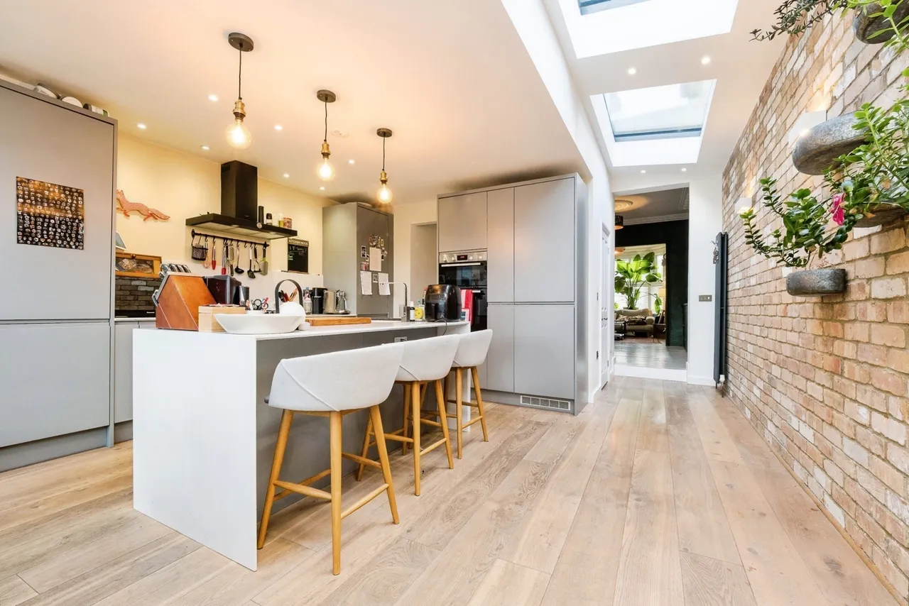 Shakespeare Crescent, Manor Park, London, E12, photo 2