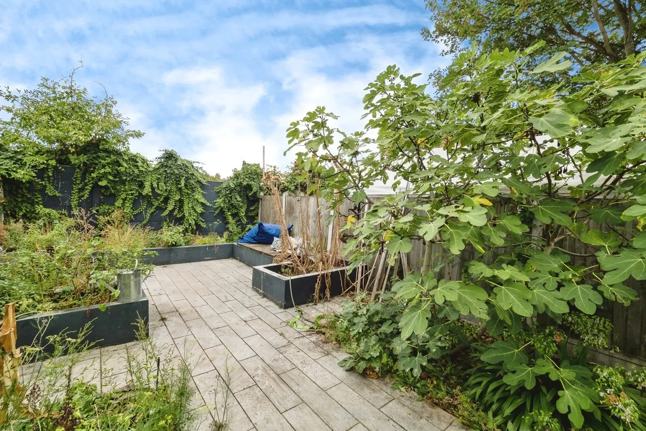 Shakespeare Crescent, Manor Park, London, E12, photo 23