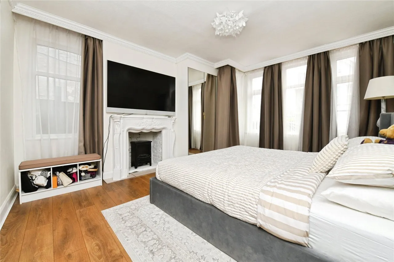Hildaville Drive, Westcliff -On-Sea, Essex, SS0, photo 11