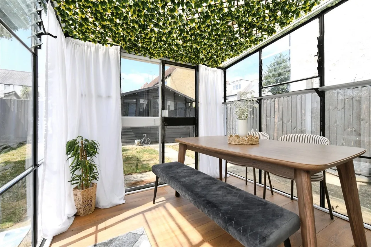Hildaville Drive, Westcliff -On-Sea, Essex, SS0, photo 5