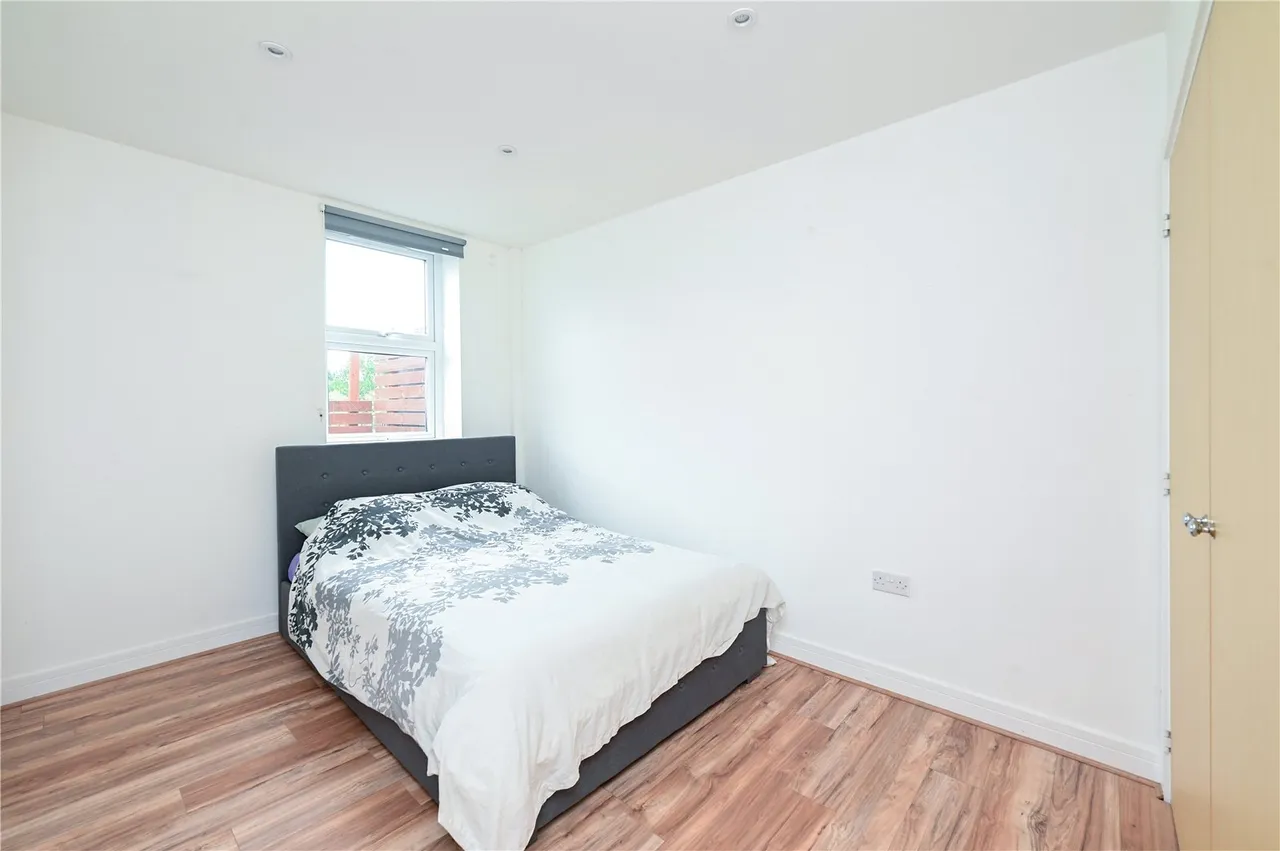 Plough Road, Yateley, GU46, photo 5