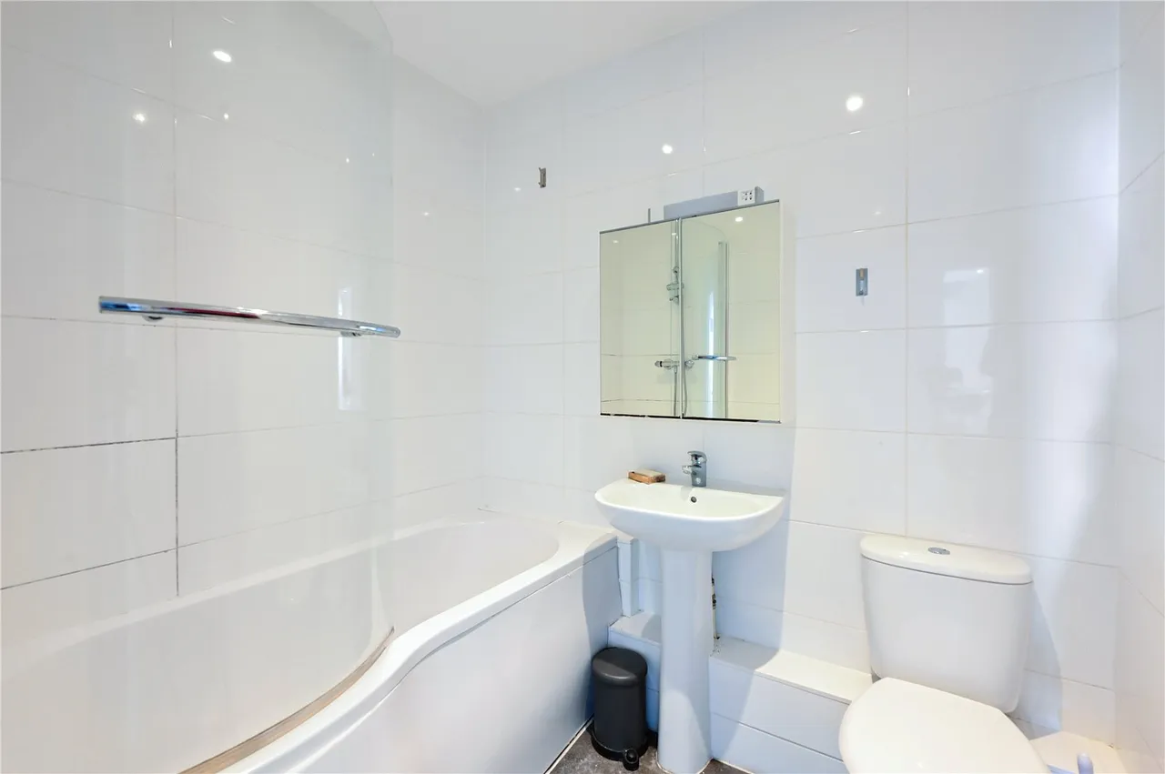 Plough Road, Yateley, GU46, photo 8