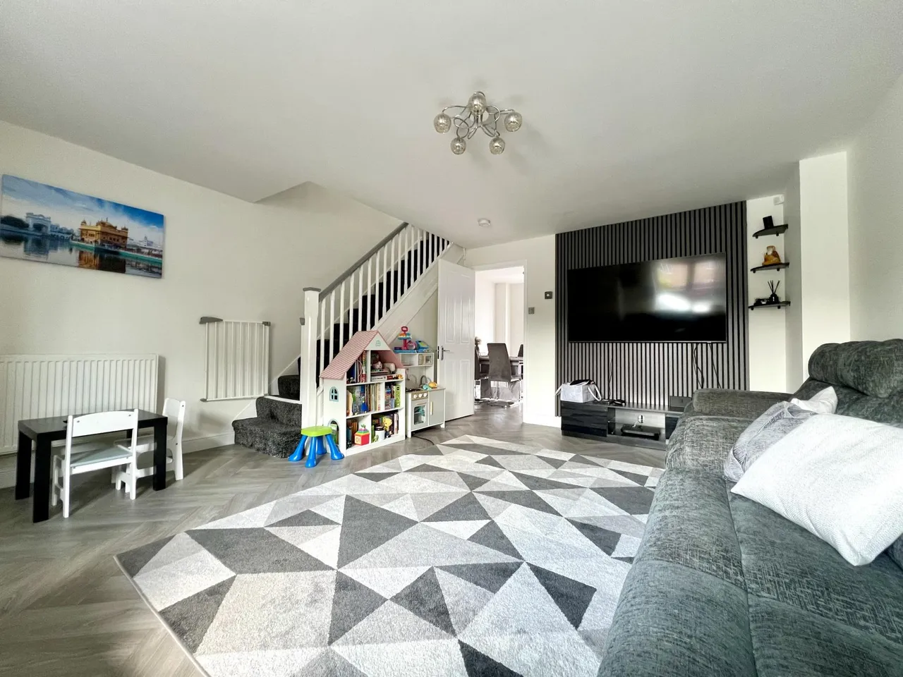 Hunters Way, Slough, SL1, photo 2