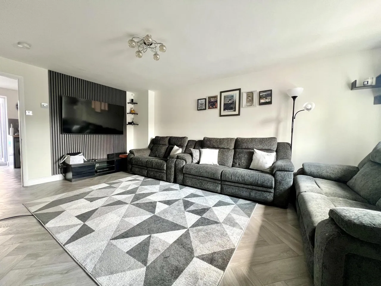 Hunters Way, Slough, SL1, photo 3