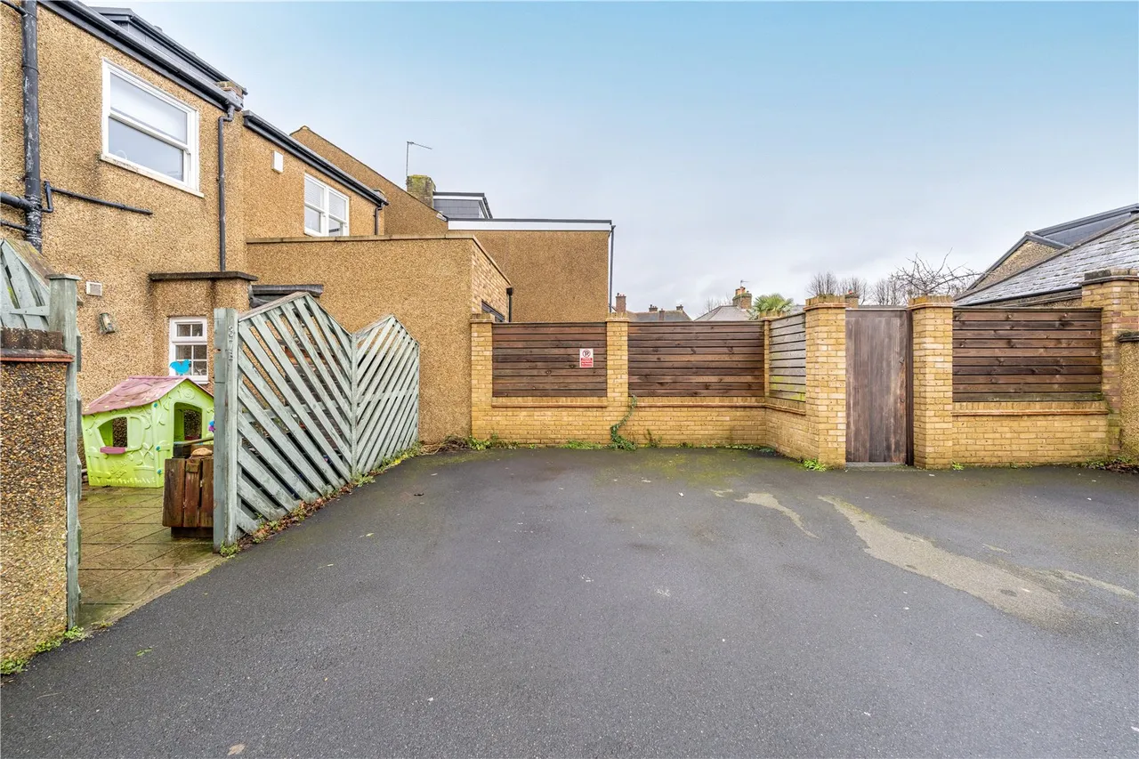 Staines Road, Twickenham, TW2 5BG, photo 19