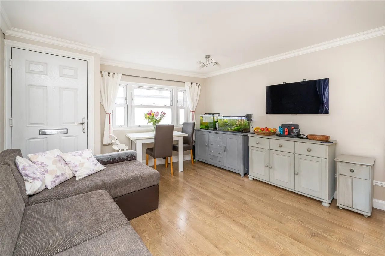 Staines Road, Twickenham, TW2 5BG, photo 2