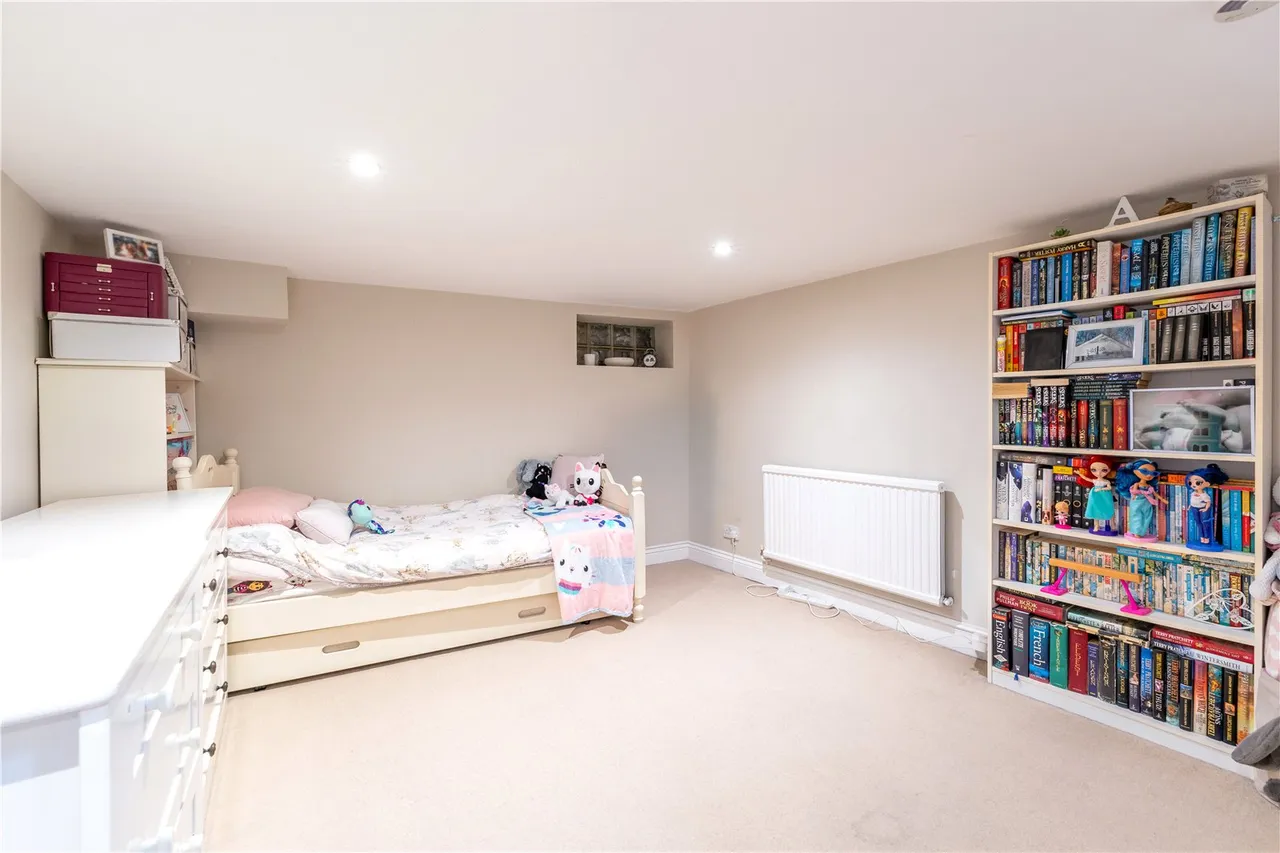 Staines Road, Twickenham, TW2 5BG, photo 10