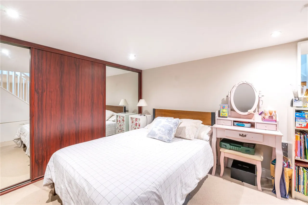 Staines Road, Twickenham, TW2 5BG, photo 5