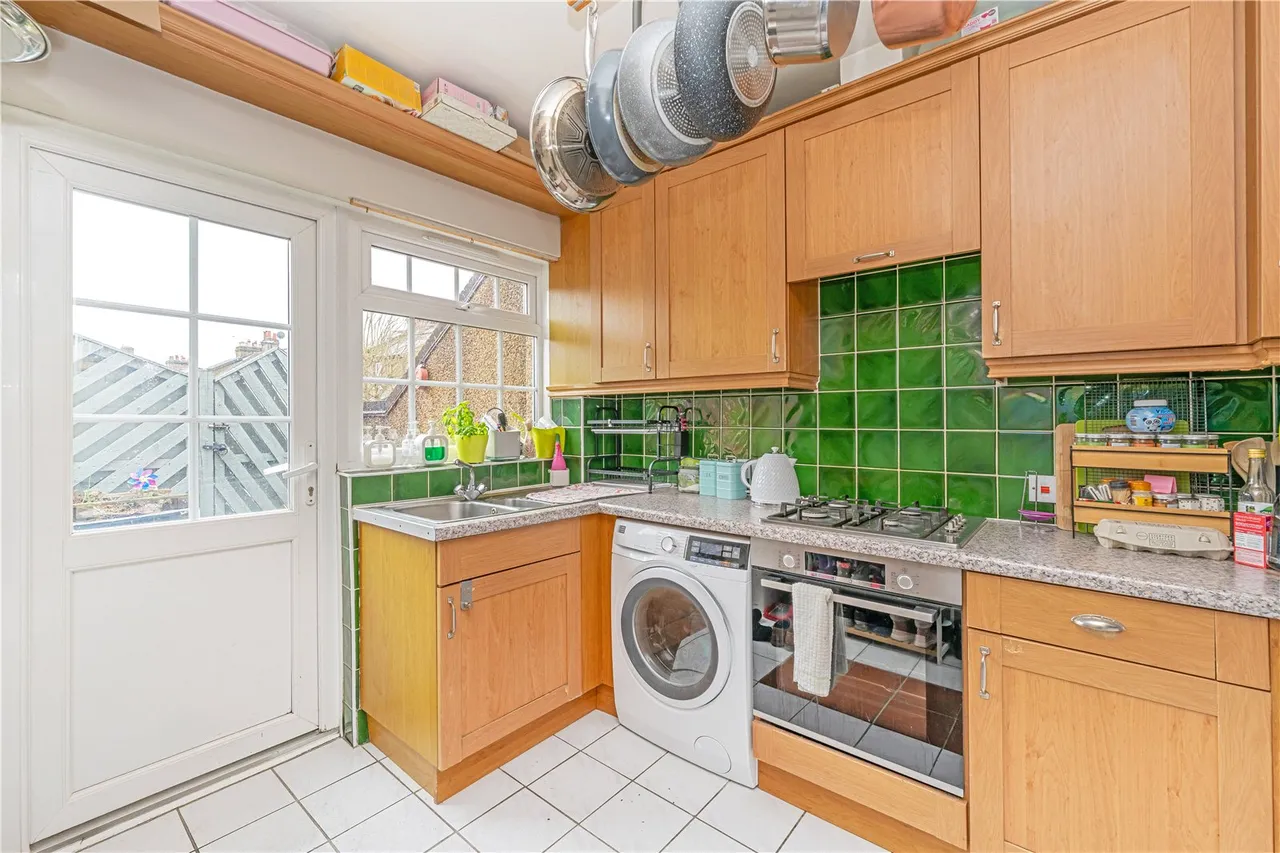 Staines Road, Twickenham, TW2 5BG, photo 4