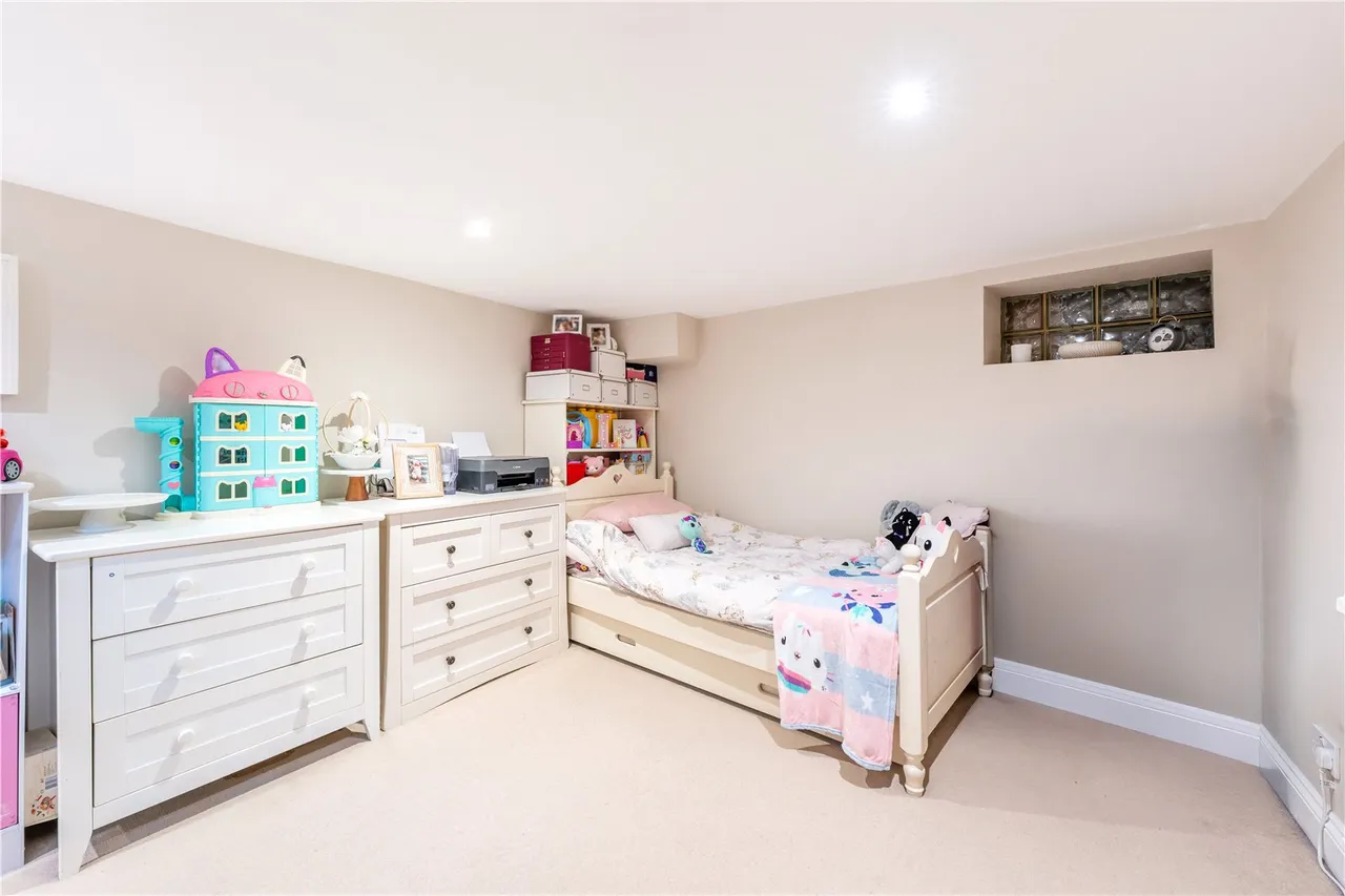 Staines Road, Twickenham, TW2 5BG, photo 9