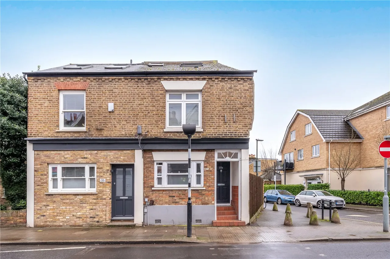 1 bed flat for sale — Staines Road, Twickenham, TW2 5BG