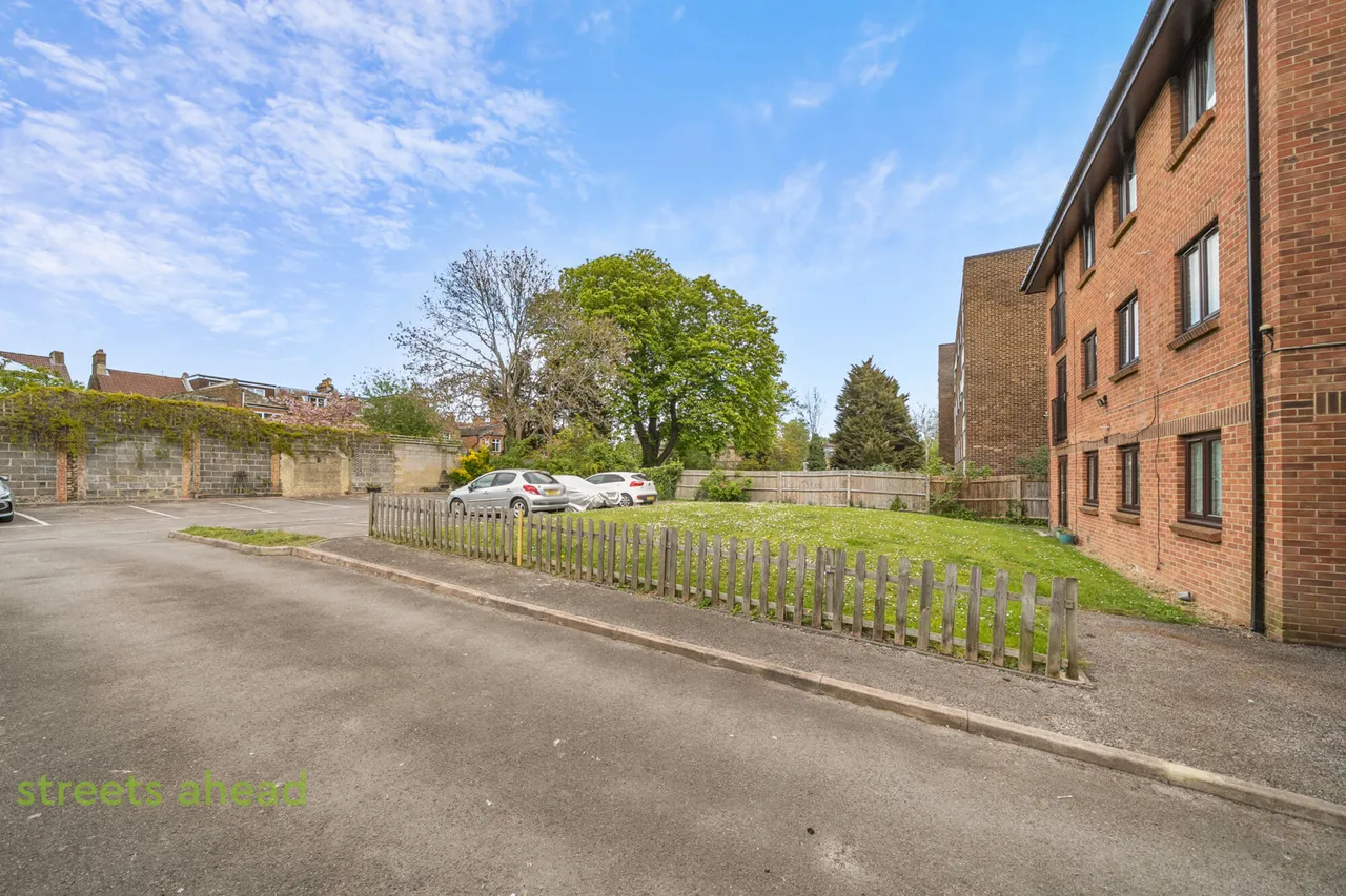 Selhurst Road, London, SE25, photo 10