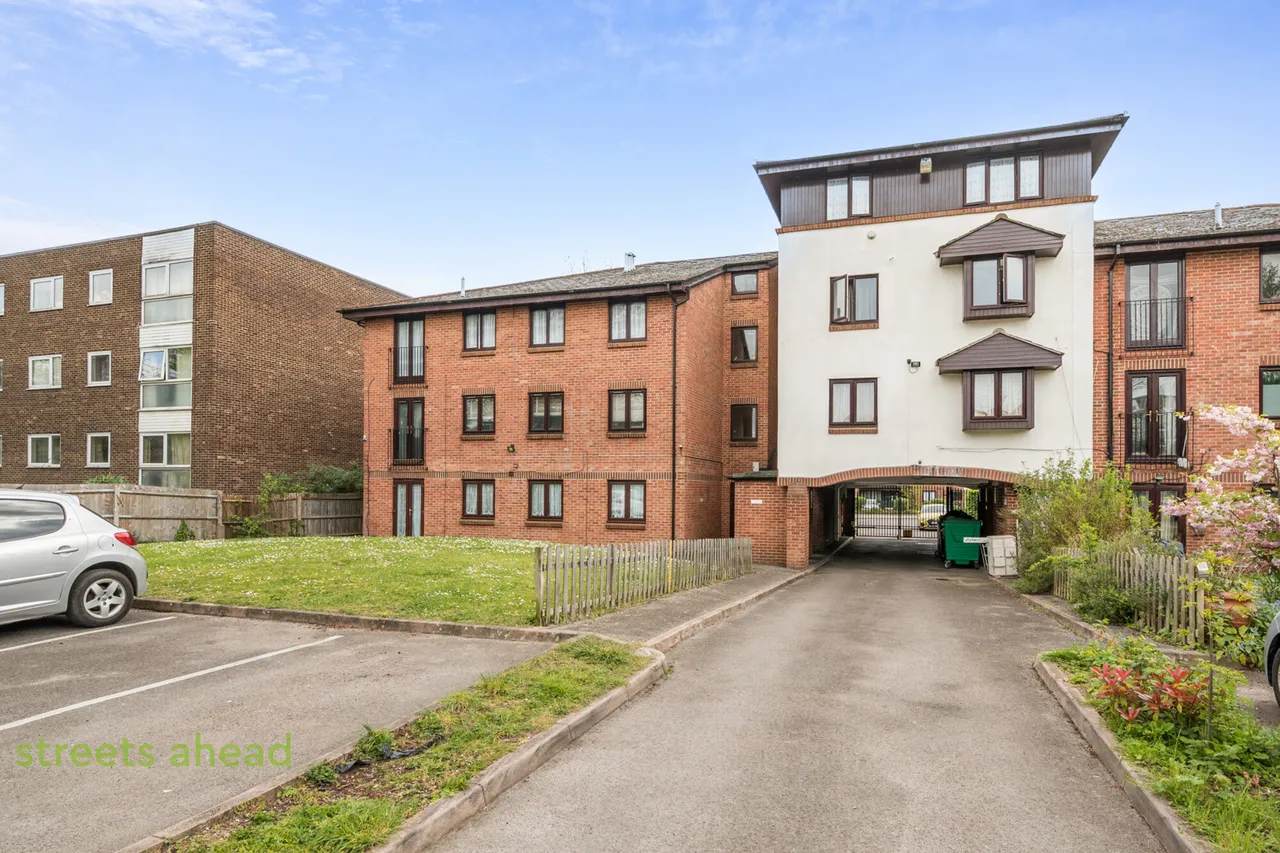 1 bed flat for sale, Selhurst Road, London, SE25