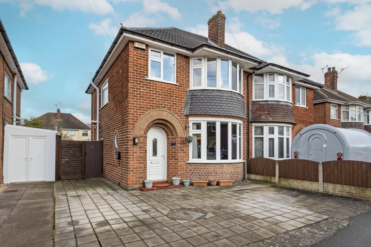 3 bed house for sale — Scotlands Drive, Coalville