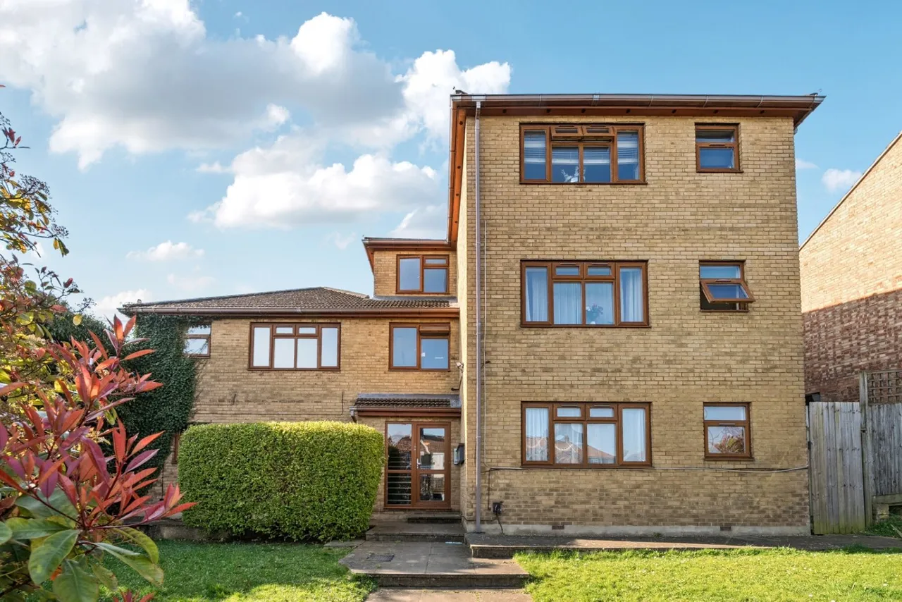 2 bed flat to rent — Mayplace Road East, Bexleyheath, DA7