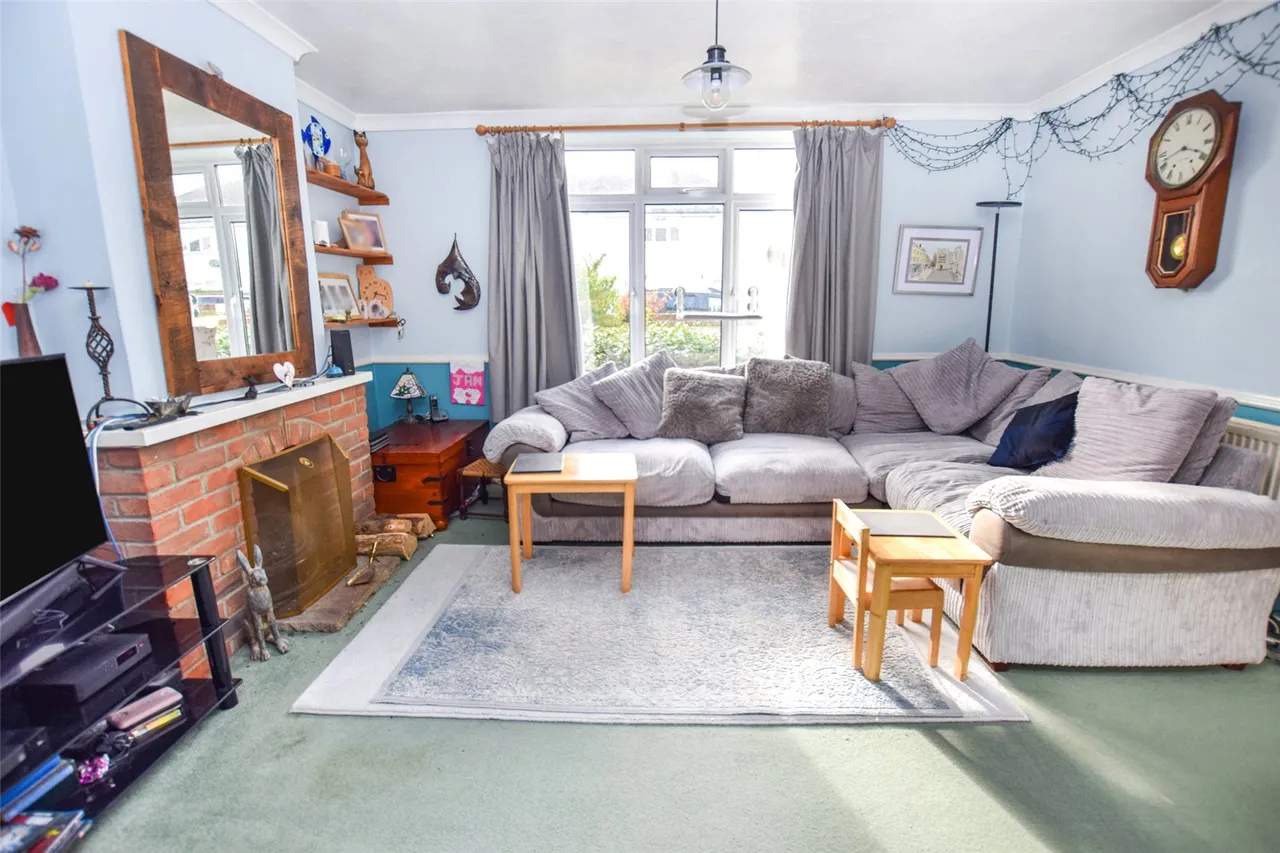 Oaken Copse Crescent, Farnborough, Hampshire, GU14 8DS, photo 4