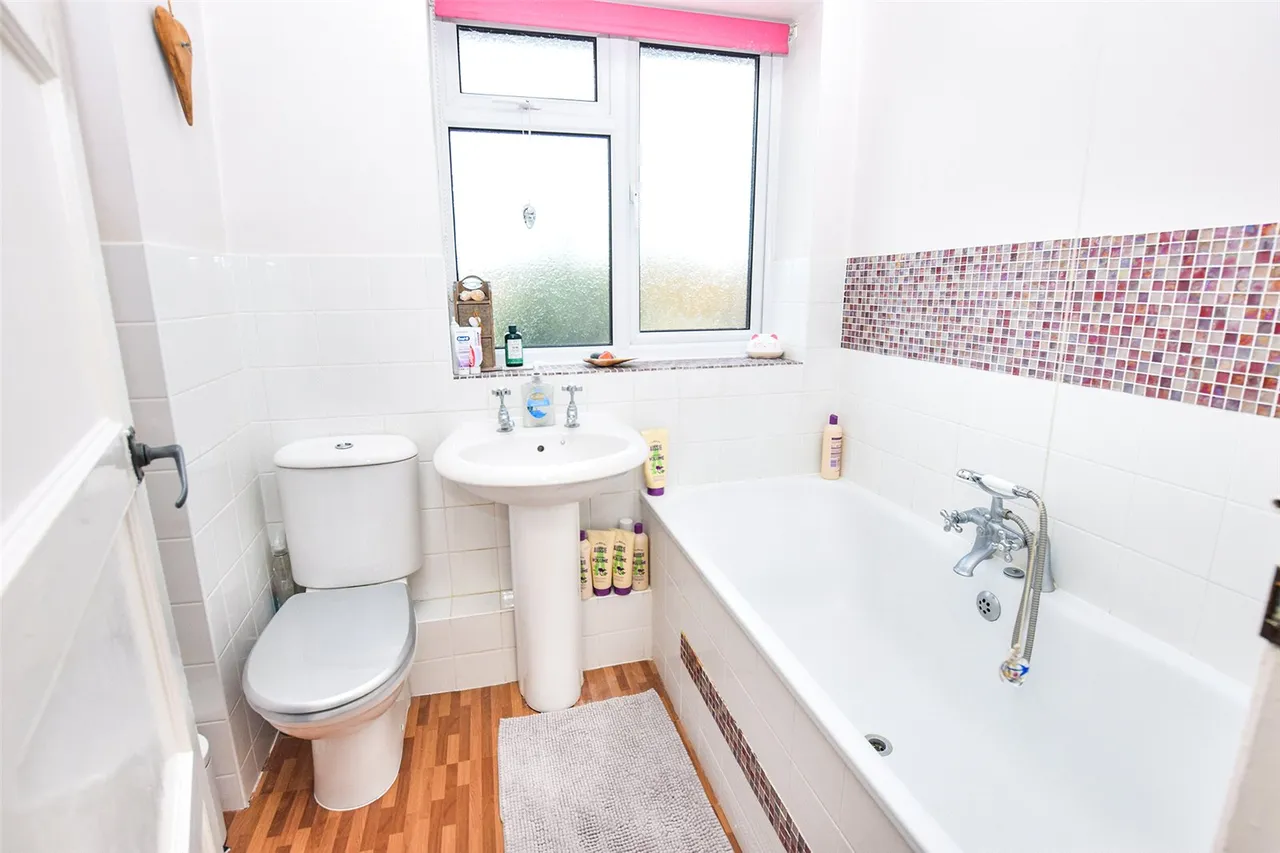 Oaken Copse Crescent, Farnborough, Hampshire, GU14 8DS, photo 10