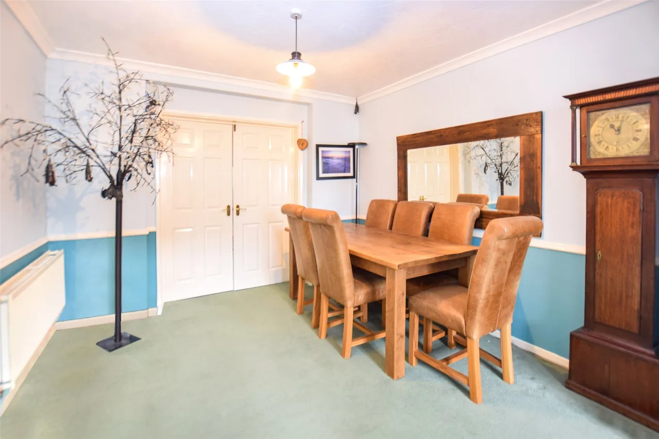 Oaken Copse Crescent, Farnborough, Hampshire, GU14 8DS, photo 5