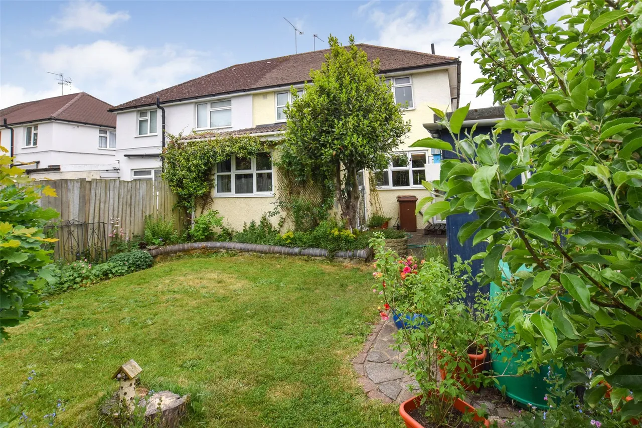 Oaken Copse Crescent, Farnborough, Hampshire, GU14 8DS, photo 3