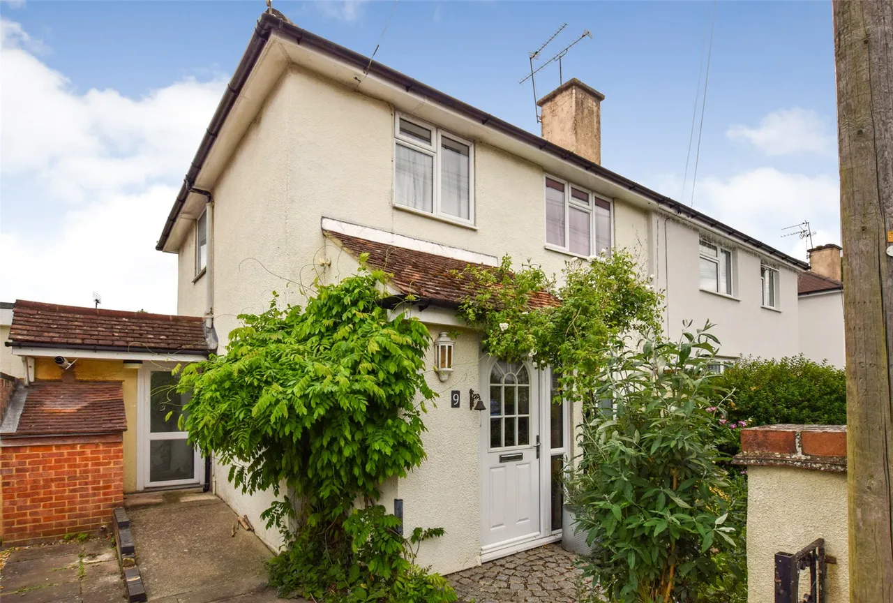 3 bed house for sale — Oaken Copse Crescent, Farnborough, Hampshire, GU14 8DS