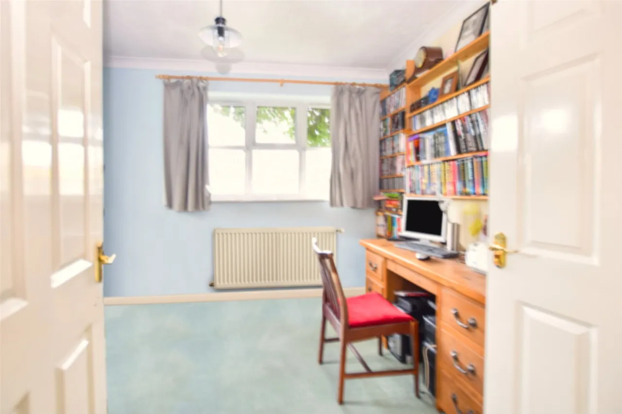 Oaken Copse Crescent, Farnborough, Hampshire, GU14 8DS, photo 9