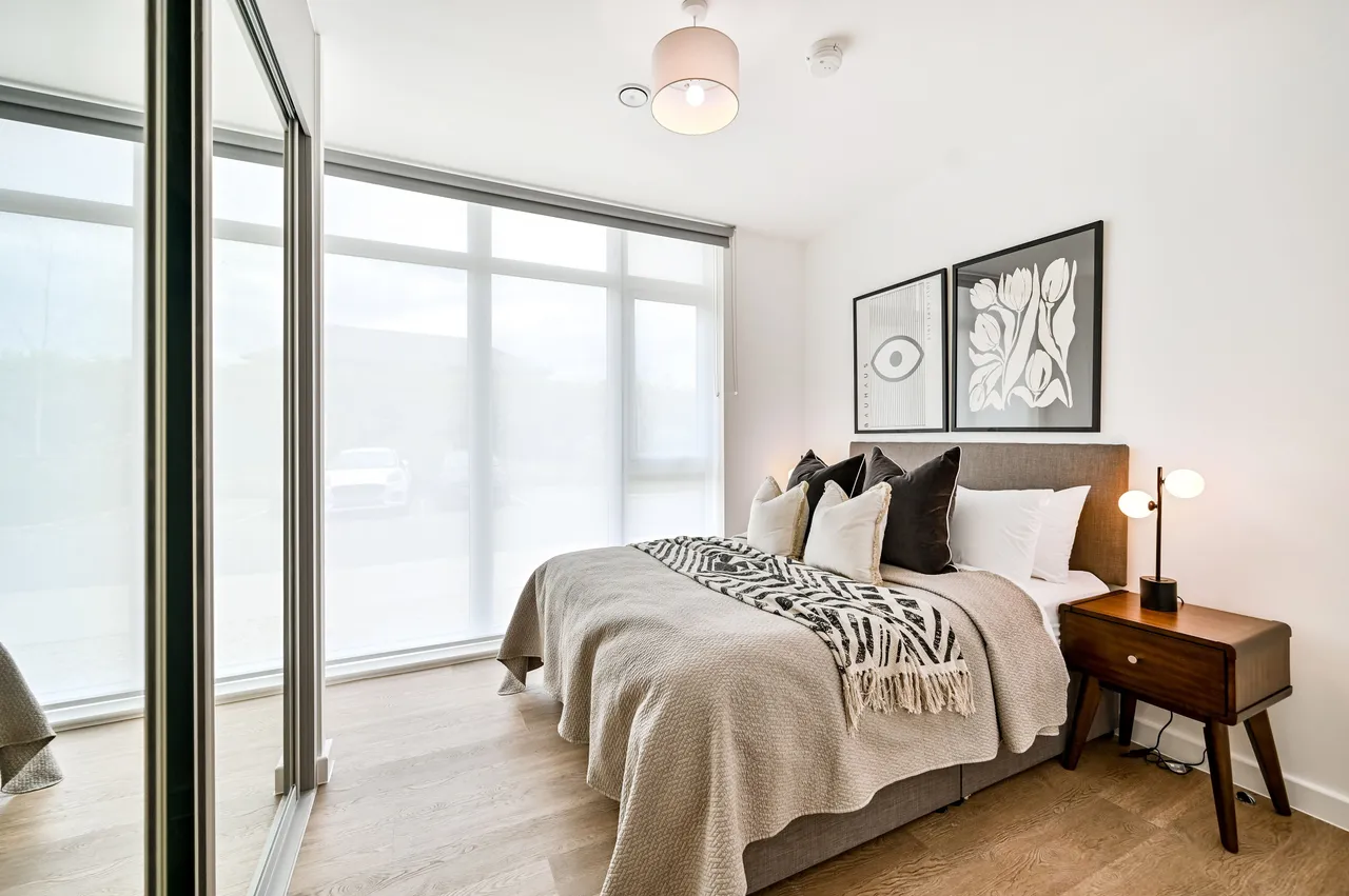 Showflat 3, Walton Court, 2 Leaping Birds Rise, Walton-on-Thames, photo 6