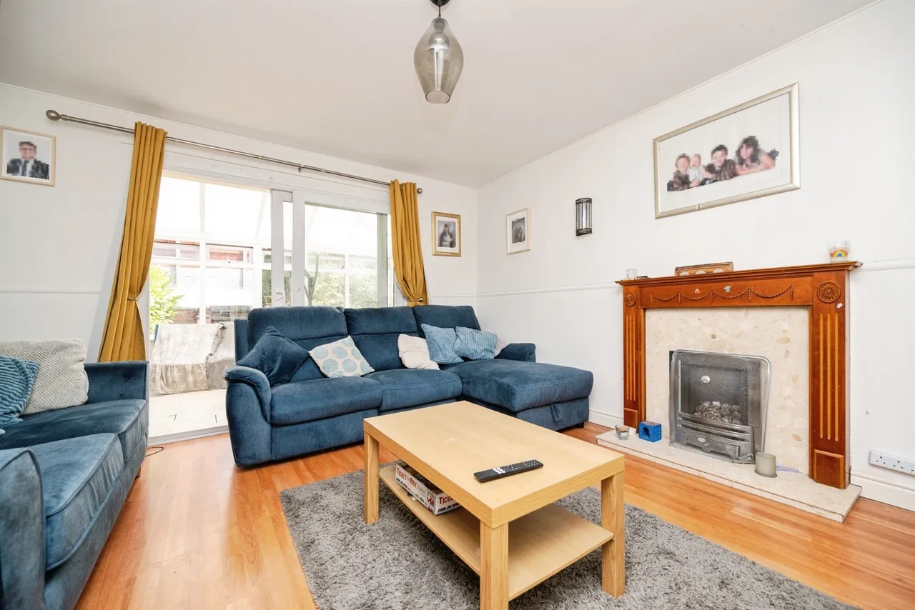 4 bed house for sale — Boscobel Close, Dudley