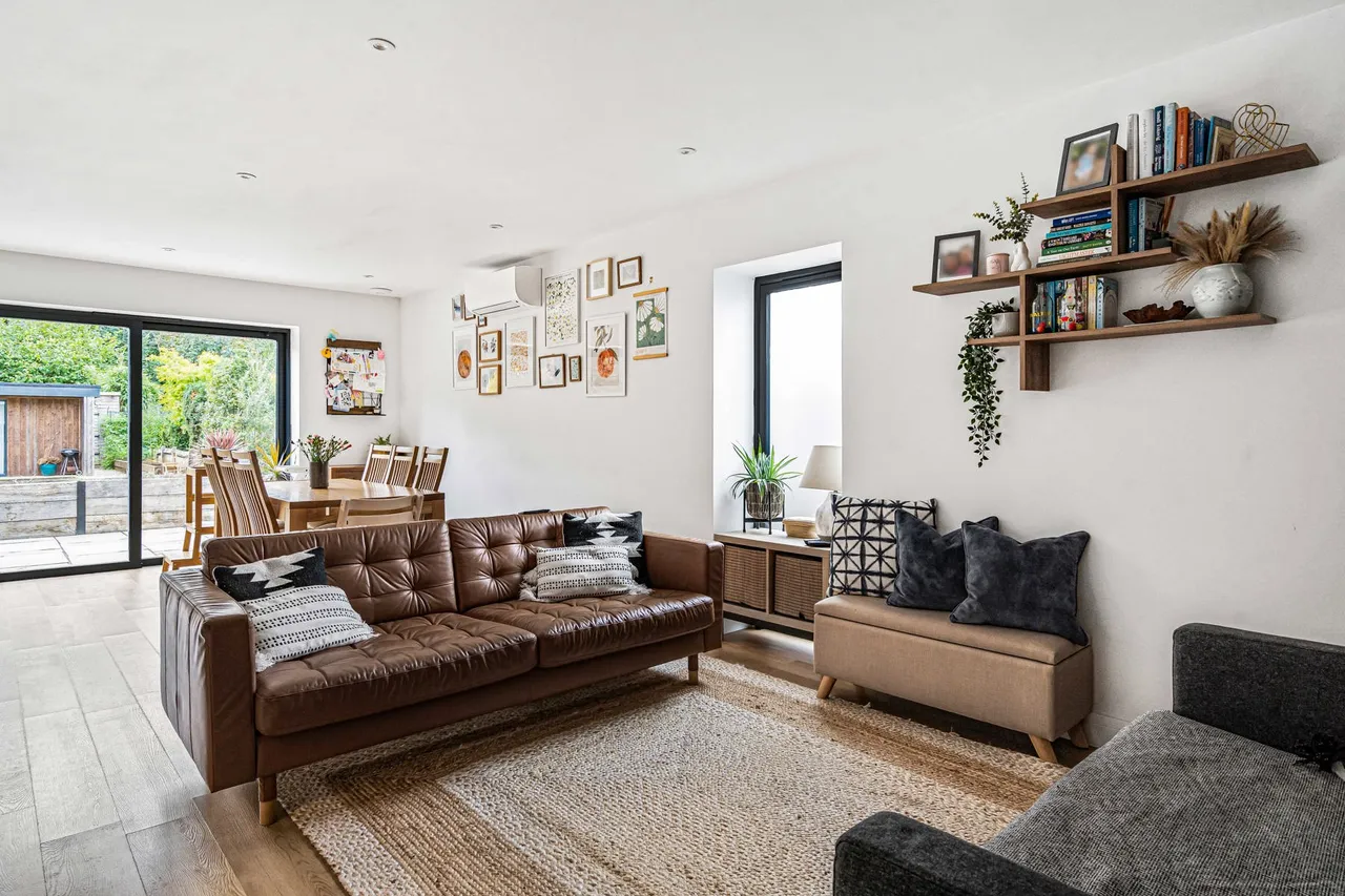 Minster Road, Busbridge, GU7, photo 3