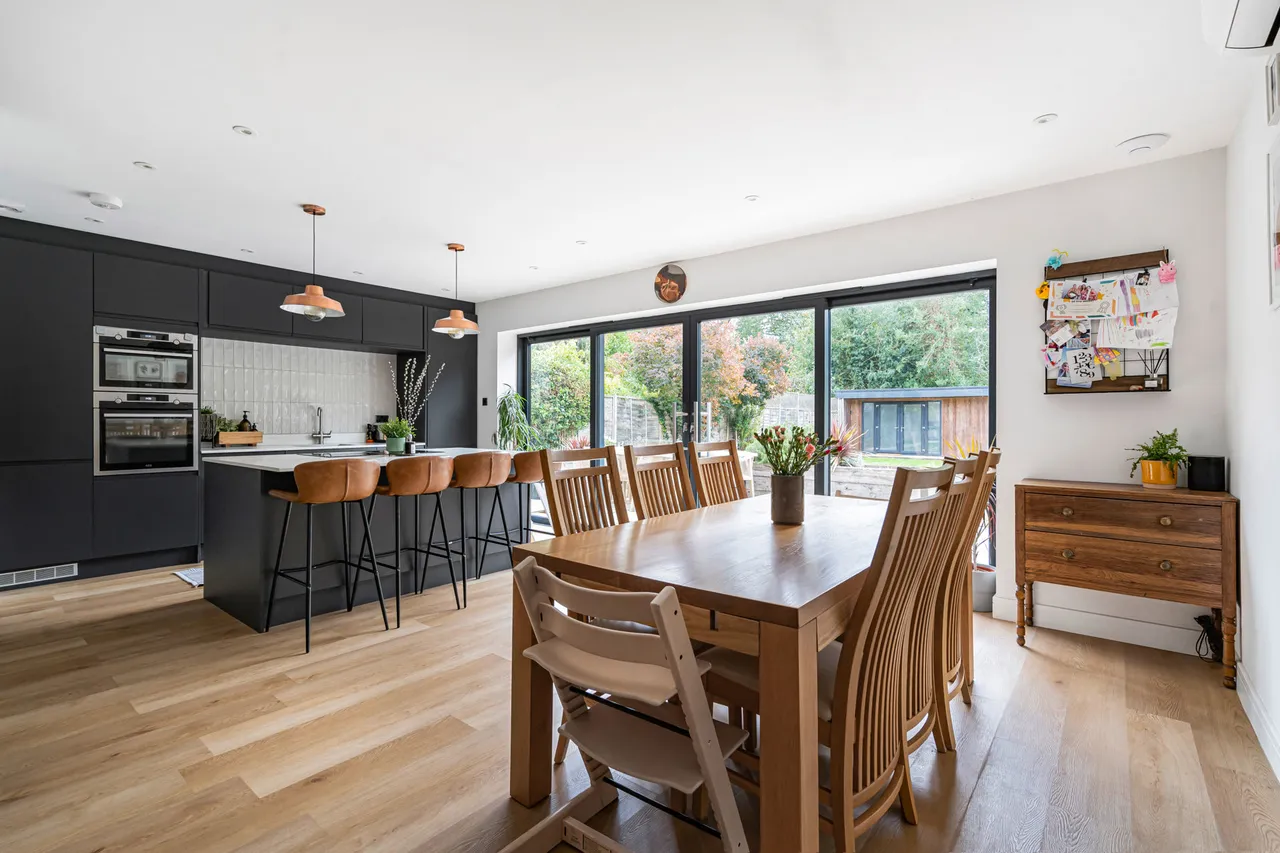 Minster Road, Busbridge, GU7, photo 2