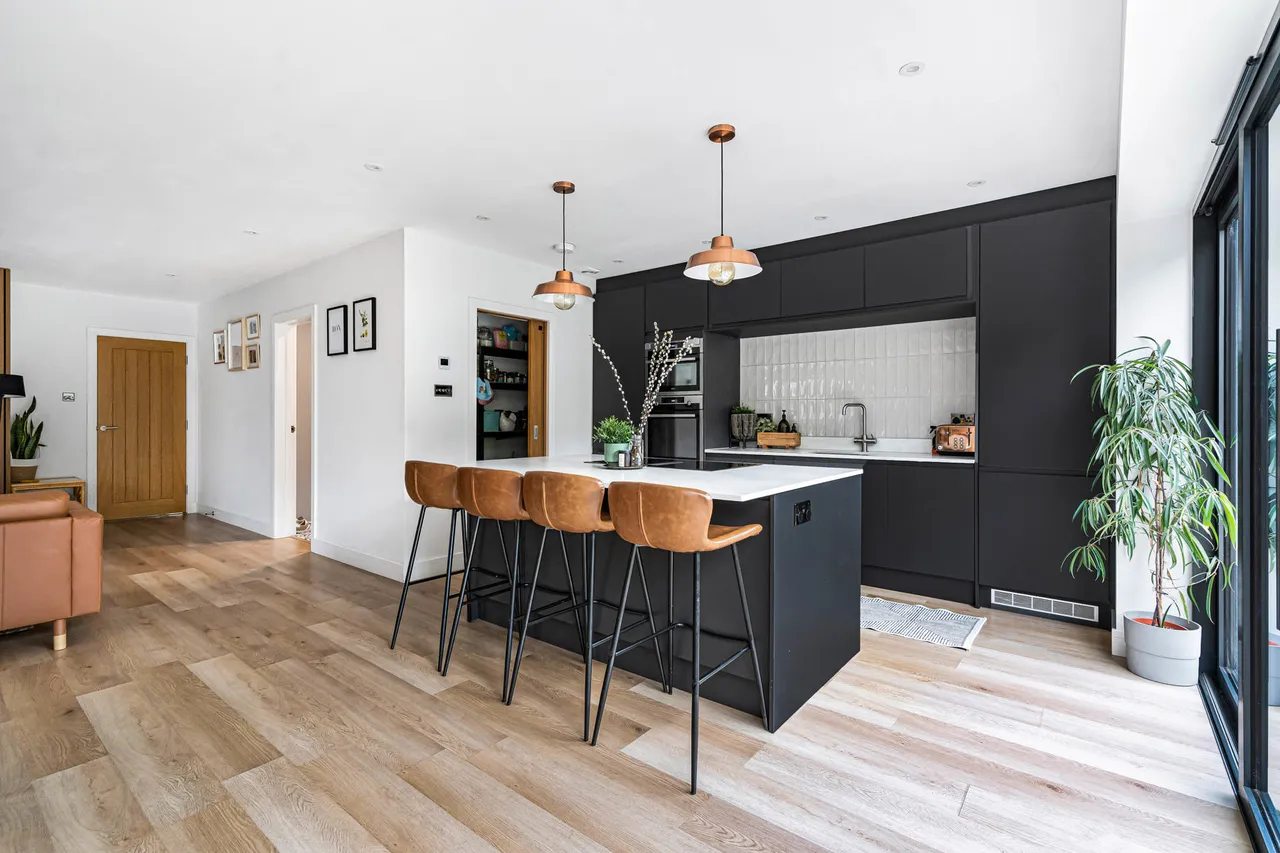 Minster Road, Busbridge, GU7, photo 9