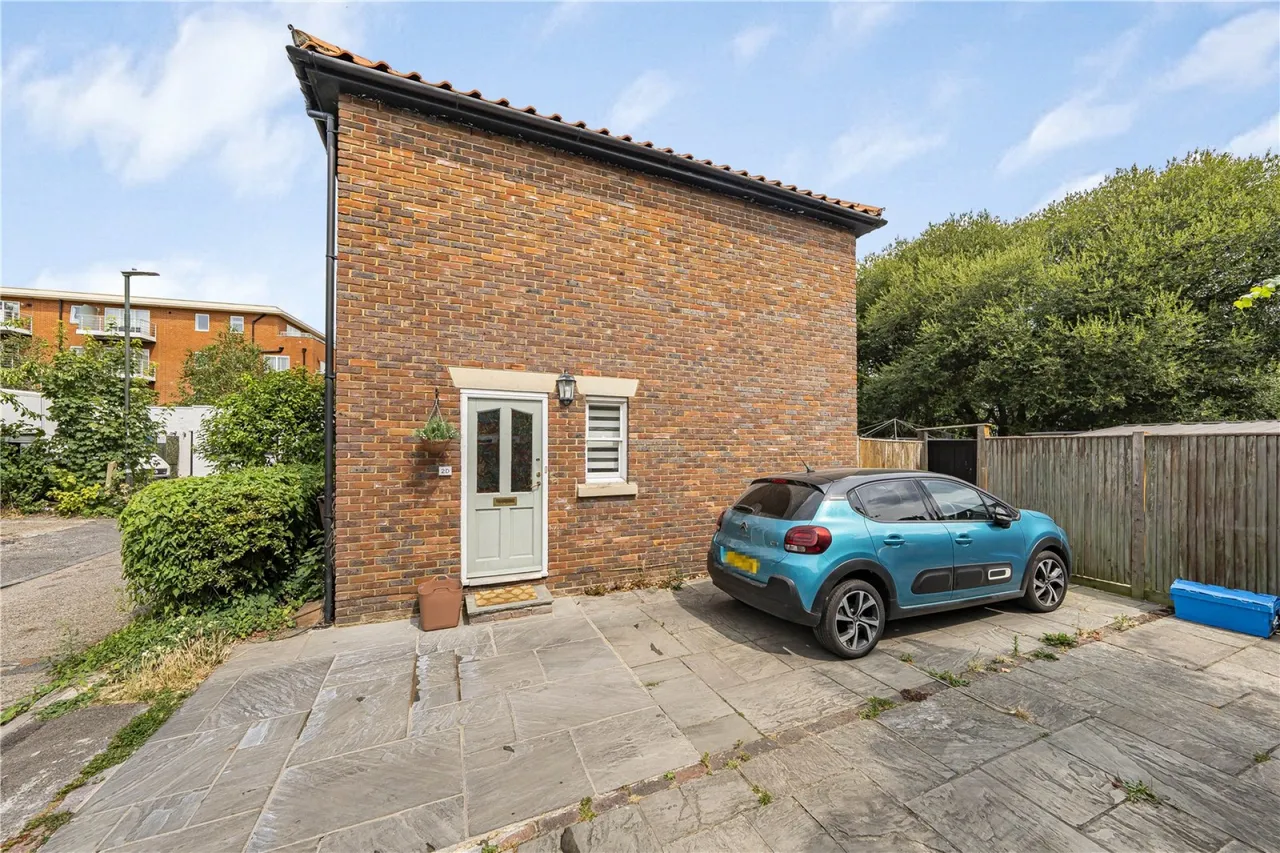 Botsford Road, Wimbledon Chase, photo 16