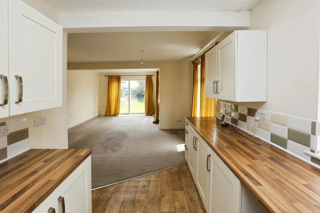 Coombe Farm Avenue, Fareham, photo 3