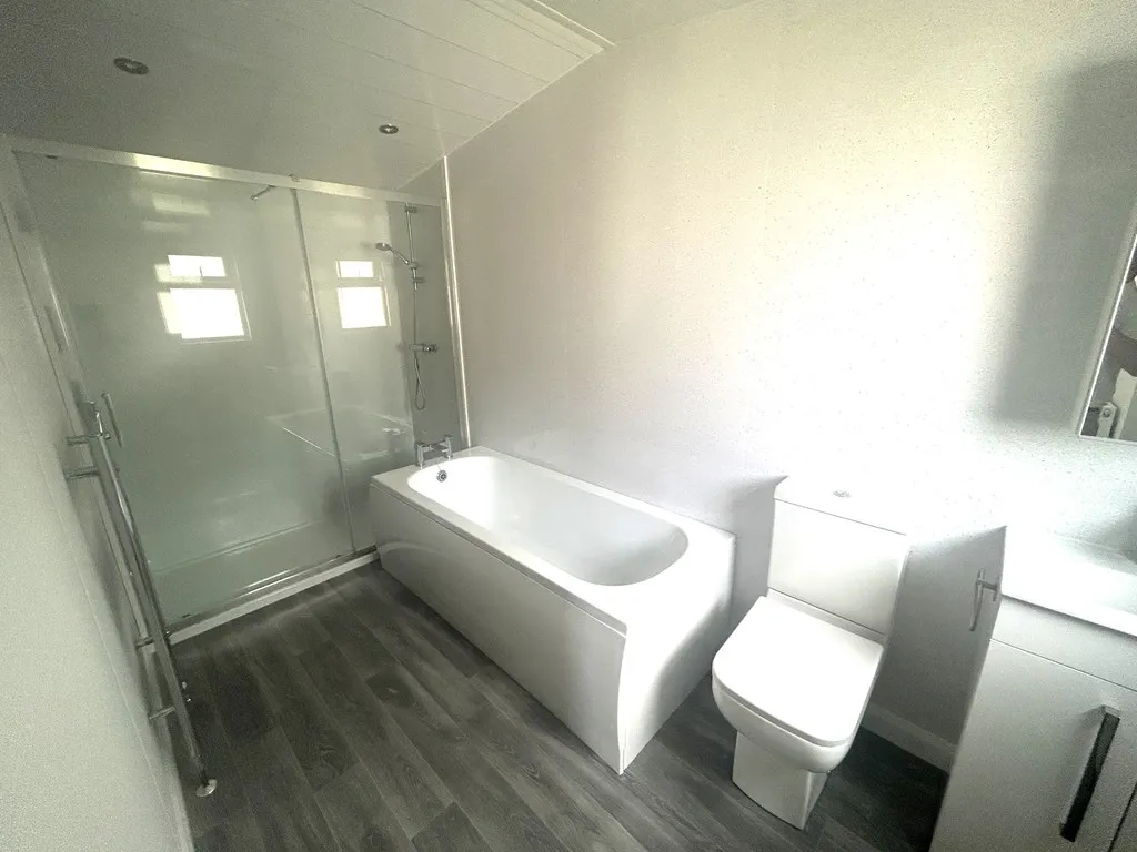 Sewardstone Road, London, E4, photo 6