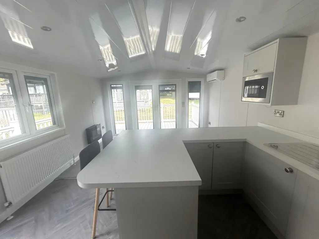 Sewardstone Road, London, E4, photo 9