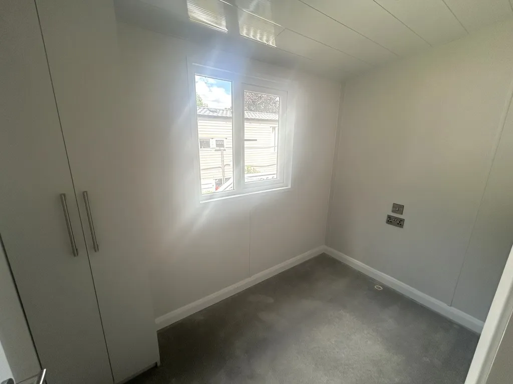 Sewardstone Road, London, E4, photo 7