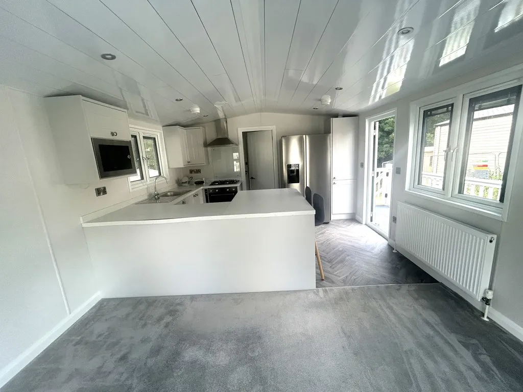 Sewardstone Road, London, E4, photo 10