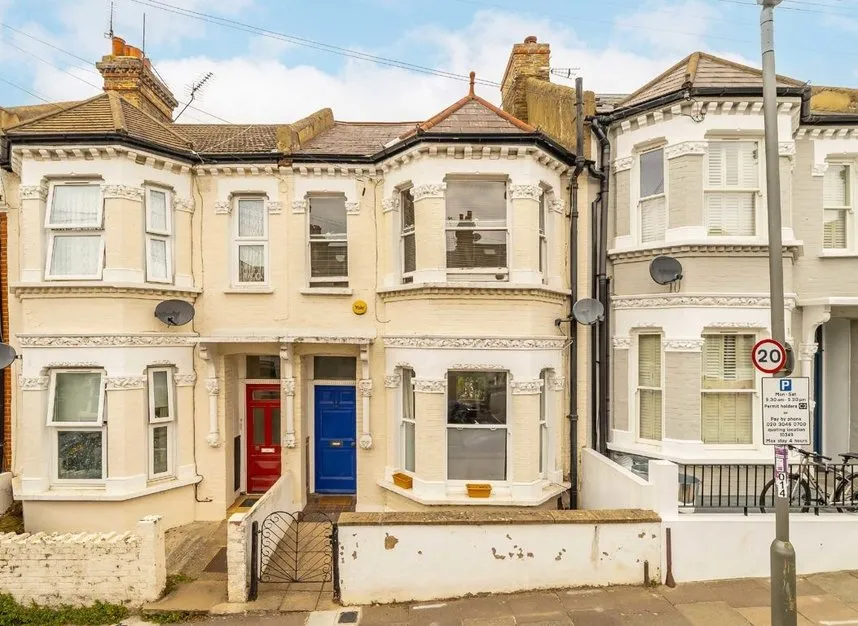 4 bed house to rent — Kelmscott Road, Battersea, SW11